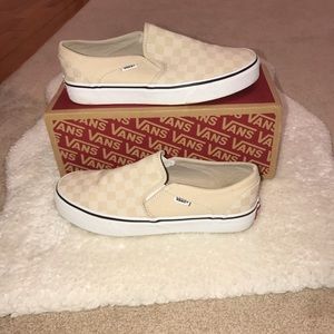 Cute tan checkered vans slip in shoes 🤍
